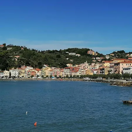 Semesterbostad Le Rocce